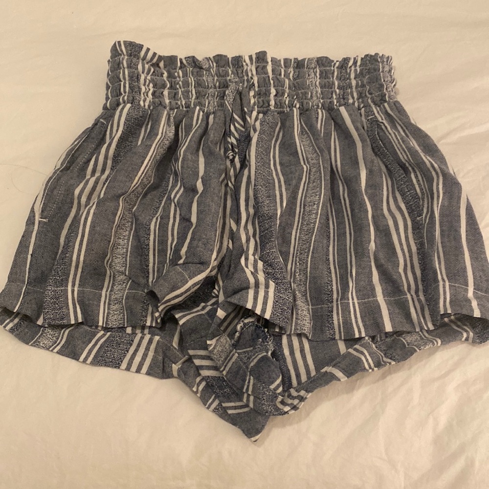 Bella Dahl flowy shorts
